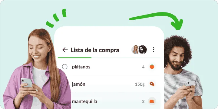 Una mujer y un hombre con sus móviles y una lista de la compra compartida