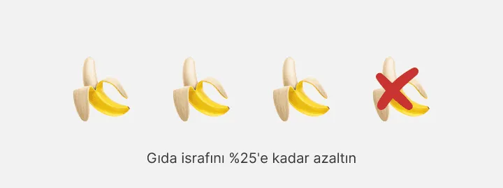 Sıra halinde dört soyulmuş muz, sonuncusunun üstü kırmızıyla çizilmiş